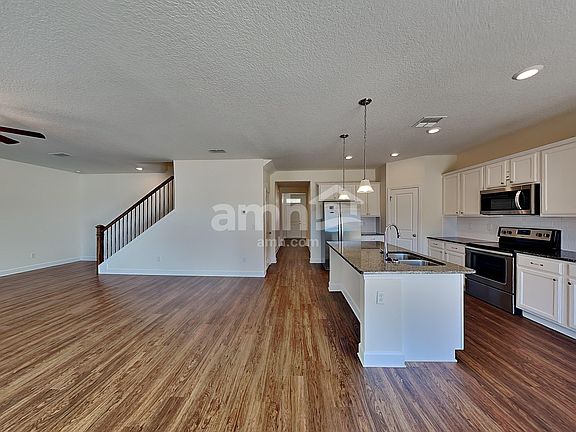 4th image of 3051 Creek Village Lane Grn