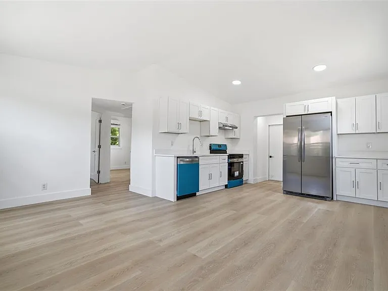 2547 14th Ave S — Photo 3