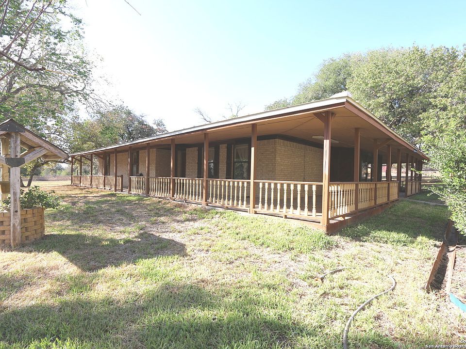 1st image of 606 FM 3432