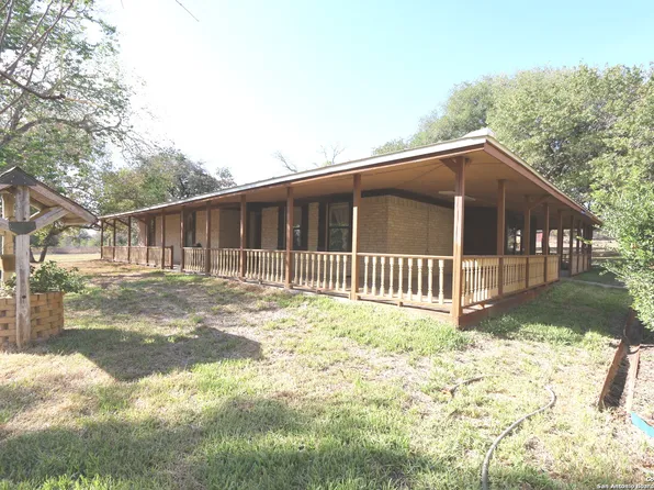 606 FM 3432, La Vernia, TX 78121