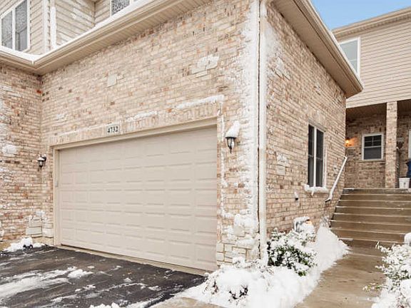 2nd image of 4732 Auvergne Ave #4732