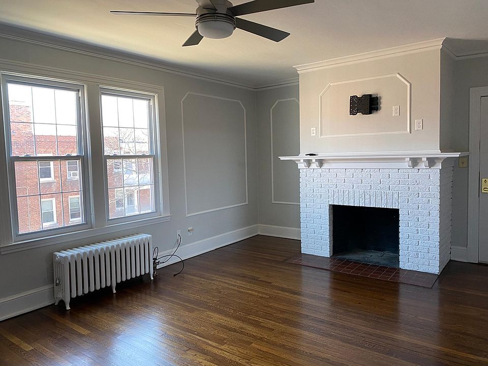 1st image of 890 Farmington Ave #E