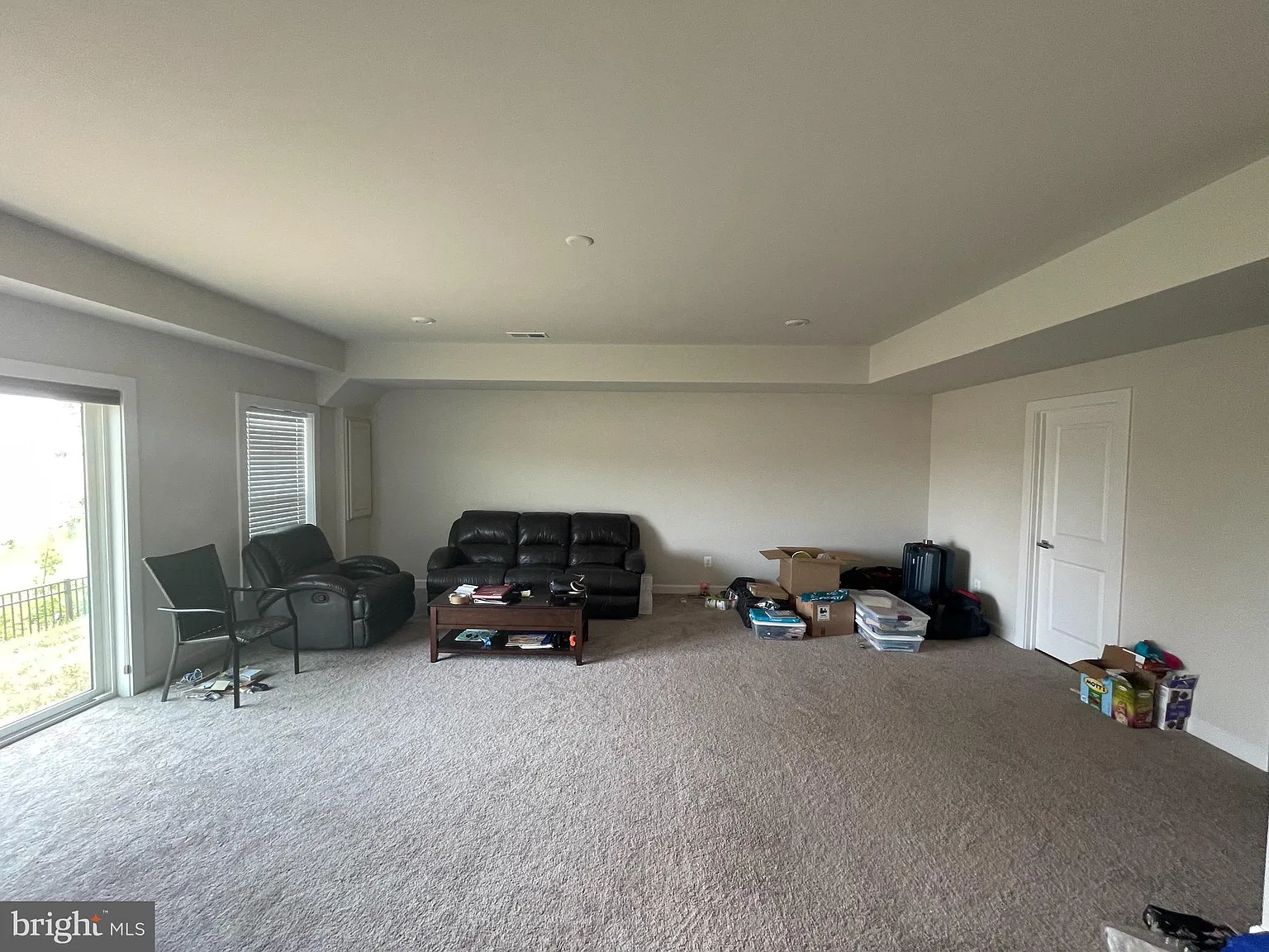 3 bed, 3.5 bath, 3337 sqft, $4,200 — Photo 4
