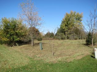 311 Wild Rice Ln, Dixon, IL 61021