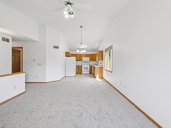 5th image of 308-310 Redruth Dr