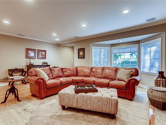 4th image of 5507 Ventura Canyon Ave