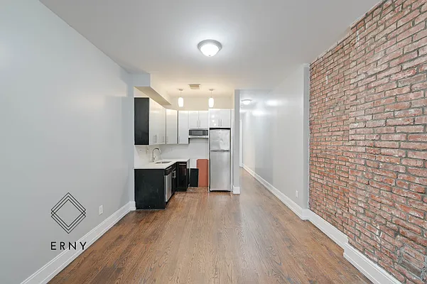 Rented by ERNY LLC | media 22