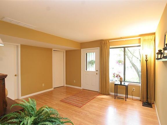 3rd image of 175 Park Meadows Dr