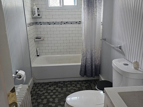 5th image of 42 Grand Street