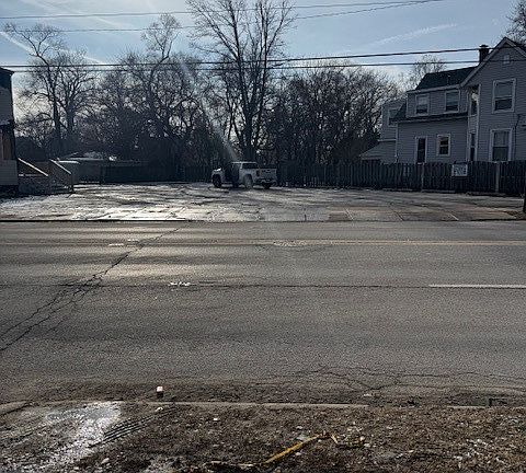 5th image of 14214 Lincoln Ave