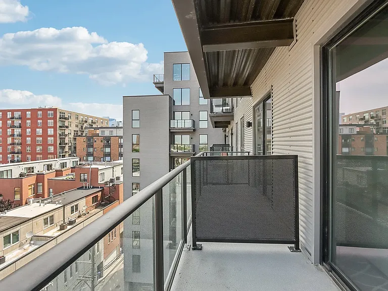 1222 W Jackson Blvd #206 — Photo 36