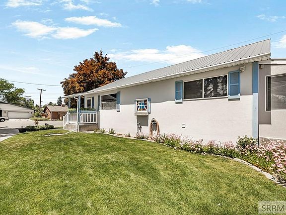 4th image of 877 Flora Cir