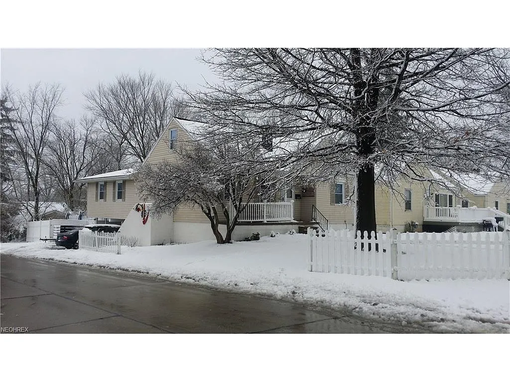 301 Jackson St photo 1