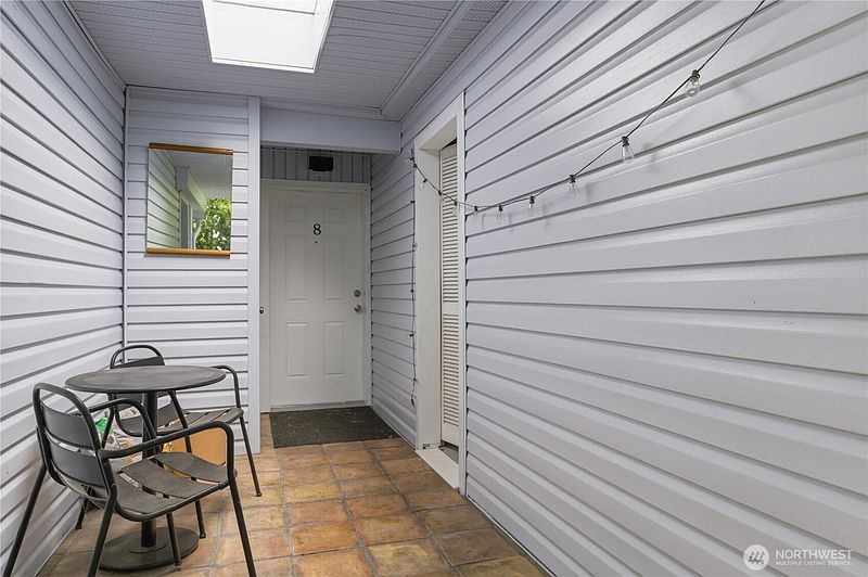 5th image of 1401 W Bertona Street