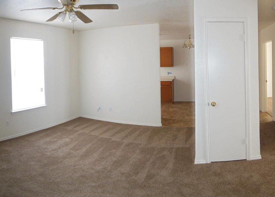 004_Living Room_03292021