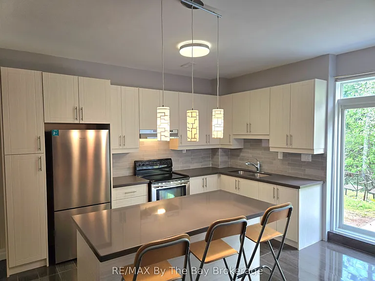 93 Allegra Dr #LOWER — Photo 5