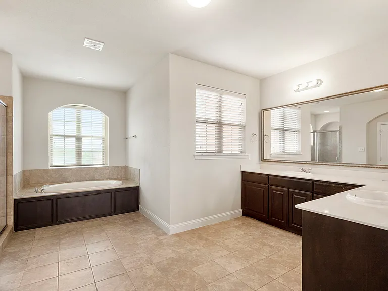 2640 Venice Dr #2 — Photo 31
