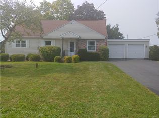 213 Vanida Dr, Camillus, NY 13031
