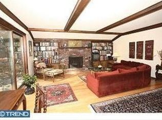 16 Shadow Oak Ct, Mount Laurel, NJ 08054