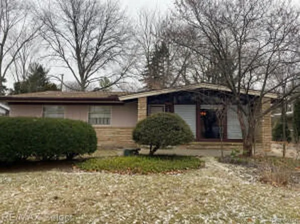 27442 Red Leaf Ln, Southfield, MI 48076