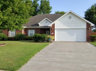 2204 W Sunset St, Rogers, AR 72756