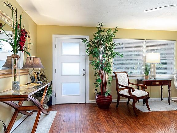 4th image of 1036 DELANEY AVENUE