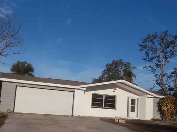 3601 Pinehurst Dr, Holiday, FL 34691