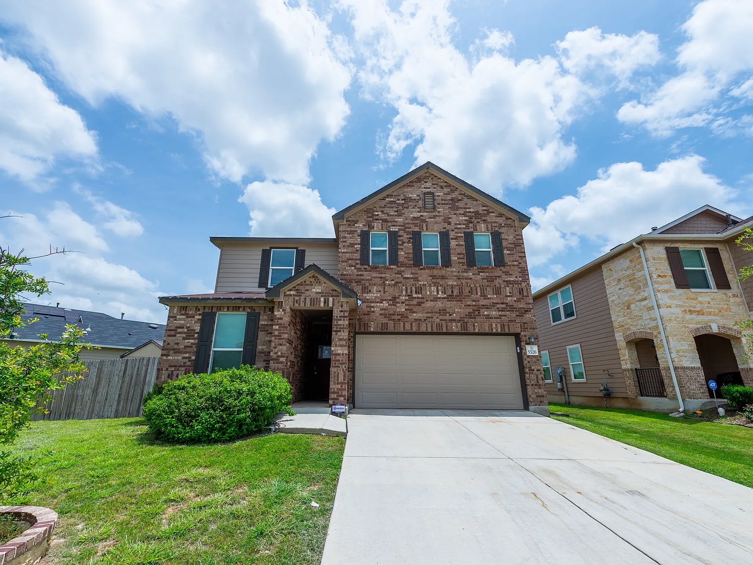 4 bed, 2381 sqft, $1,925 — Photo 2