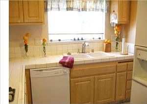 3rd image of 14960 Oakwood Ln