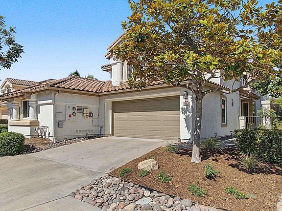 3rd image of 1048 Torrey Pines Rd