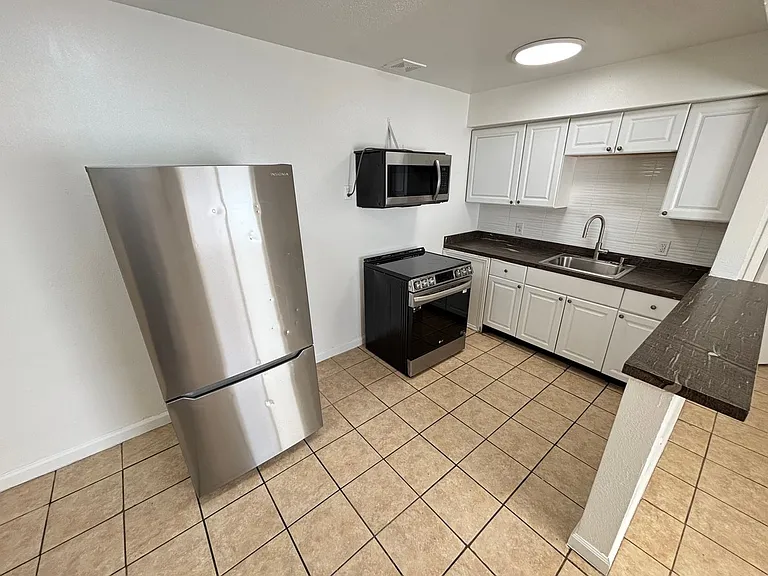239 W Philadelphia Ave #6 — Photo 3