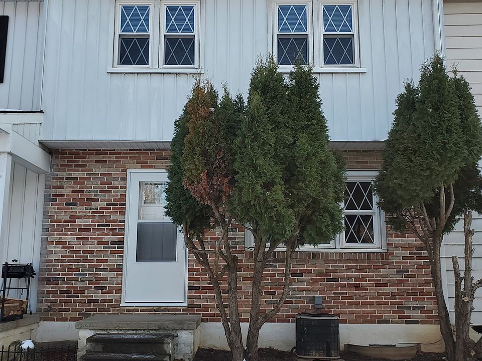 1st image of 992 Stonybridge Dr