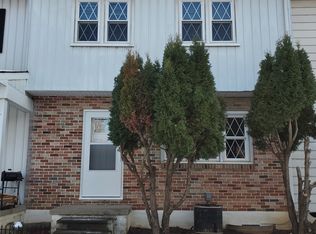 992 Stonybridge Dr, Chambersburg, PA