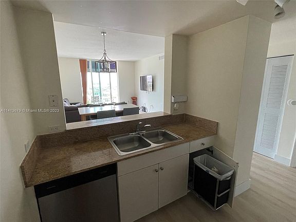 4th image of 117 NW 42nd Ave APT 1616