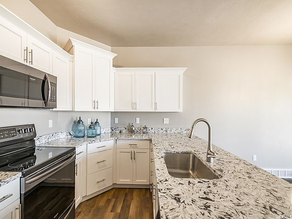2nd image of 877 N Glen Eagles Ct