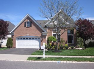 13 Turnberry Dr, Monroe Township, NJ 08831