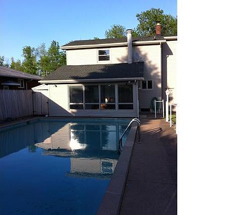 5th image of 2626 Parkview Dr