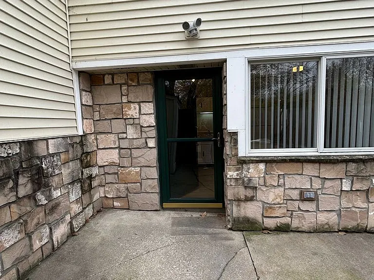 Candlelite Apartments — Photo 125