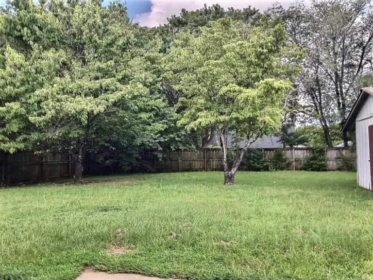 1806 Jenny Dr — Photo 10