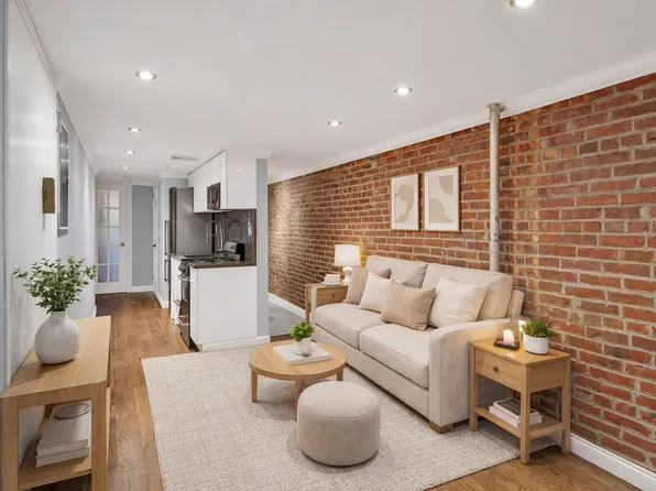 118 E 7th St APT 1W, New York, NY 10009