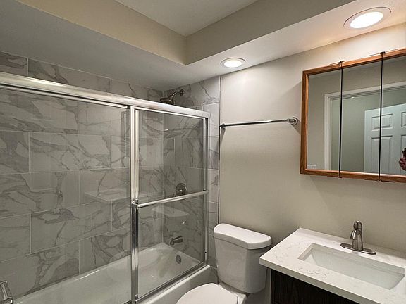 2nd image of 5917 N Kenmore Ave APT 102