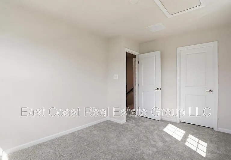 105 Dripping Spring Dr — Photo 18