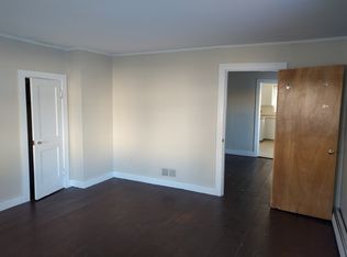 156 Gray Rd APT 2, Falmouth, ME 04105