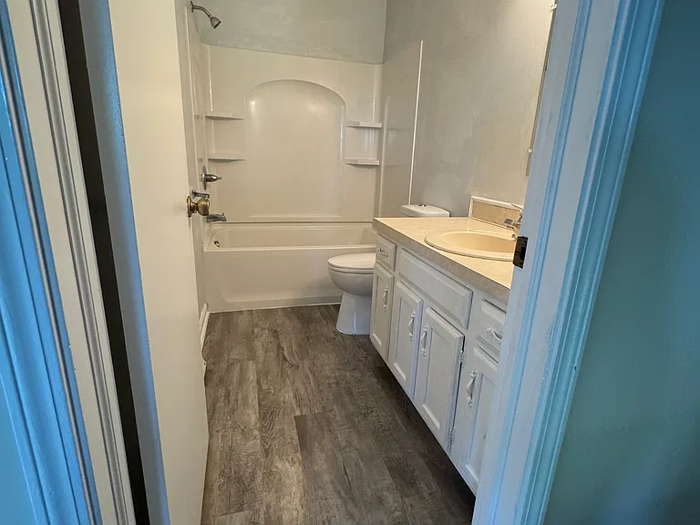 381 Kleiner St — Photo 11