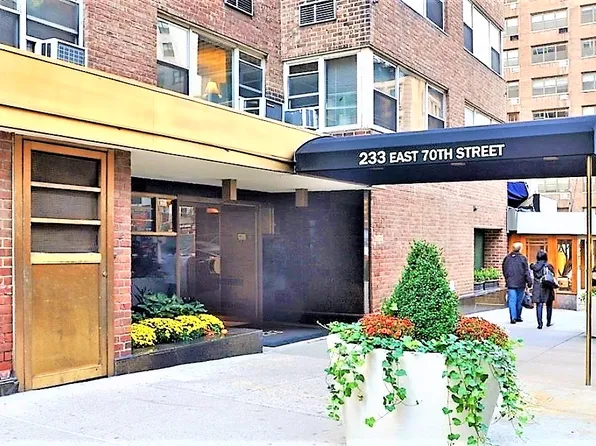 233 East 70th Street 10T image 14 of 14