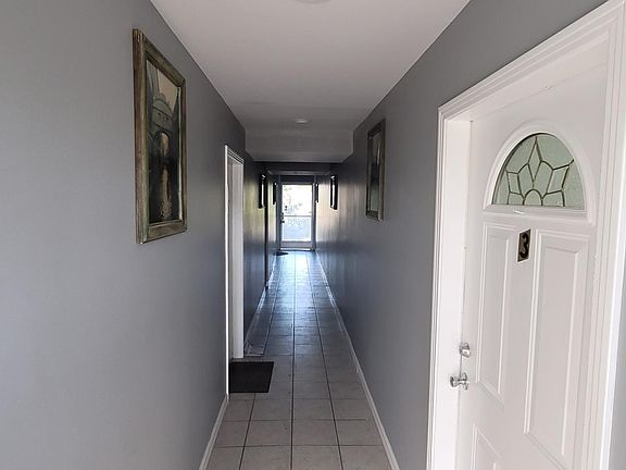 4th image of 1054 Harrison Ave APT 3