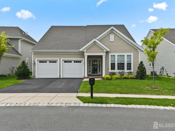 36 Metro Dr, Monroe Township, NJ 08831