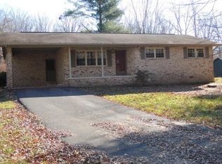 1305 Roy Owens Rd, Allardt, TN 38556