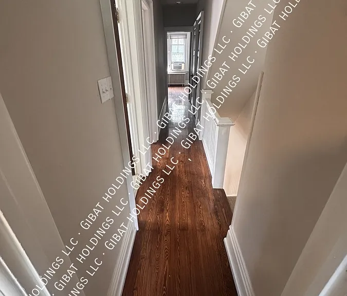 1718 Elm St — Photo 11