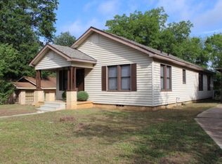 406 Melba Ave, Gladewater, TX 75647